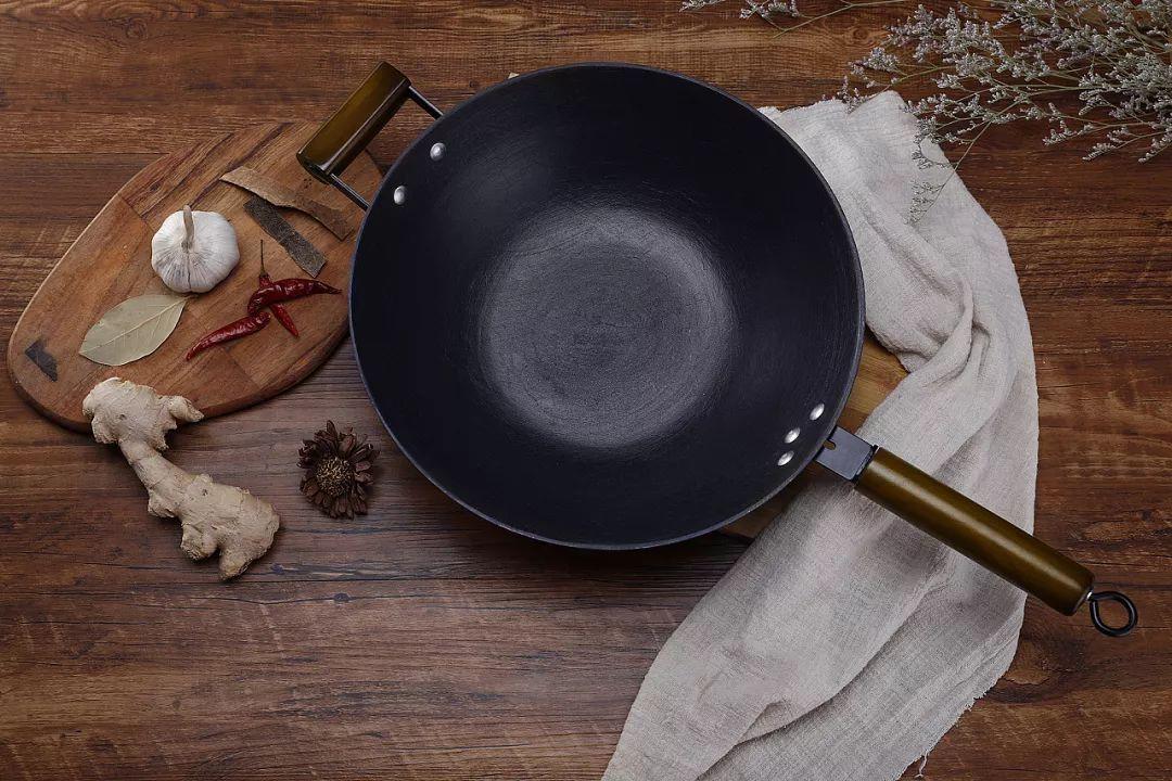 铁锅生锈开锅的正确方法不粘锅,铁锅如何开锅才不会生锈