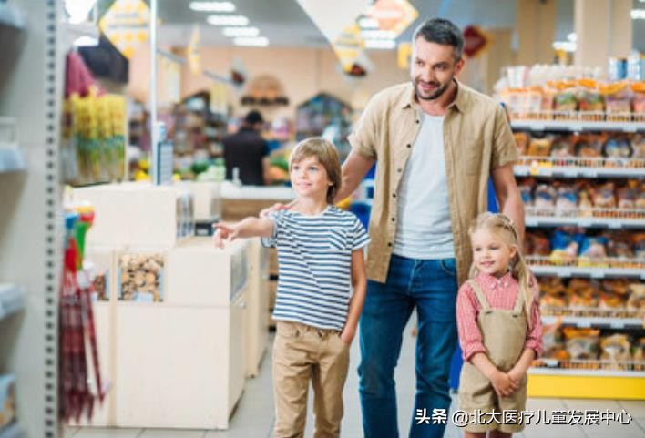 不会给孩子买东西怎么办,17岁自闭症男孩独自乘坐地铁