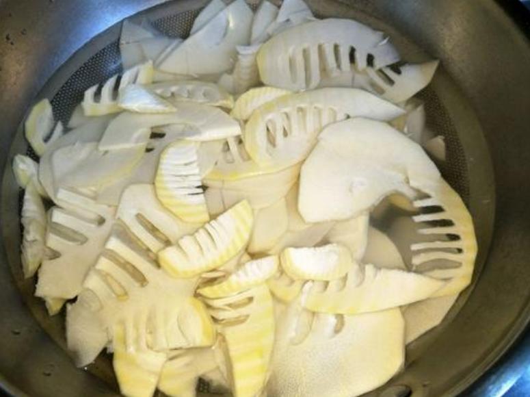 春笋的家常做法春笋焯水后怎么炒,炒春笋时只焯水就错了多加2步