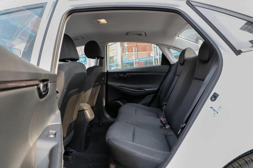 悦动评测试驾视频,悦动评测大飙车