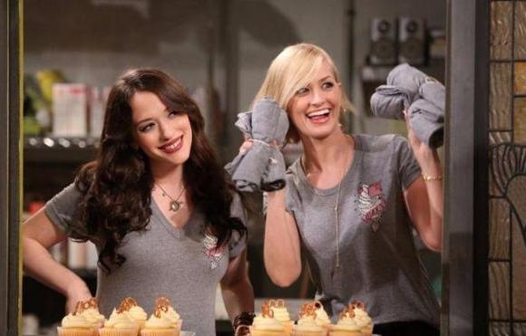 美剧《破产姐妹》：聪明上进的卡洛琳，为什么偏偏会遭万人嫌呢？