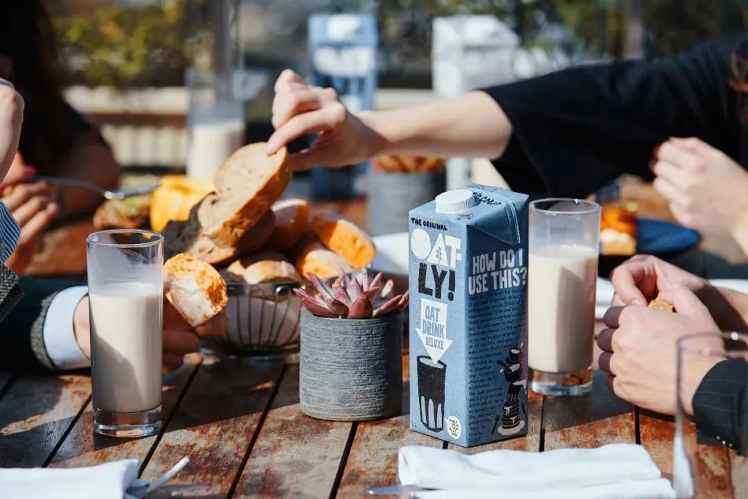 星巴克燕麦拿铁是用什么咖啡,麦当劳燕麦拿铁和浓香拿铁