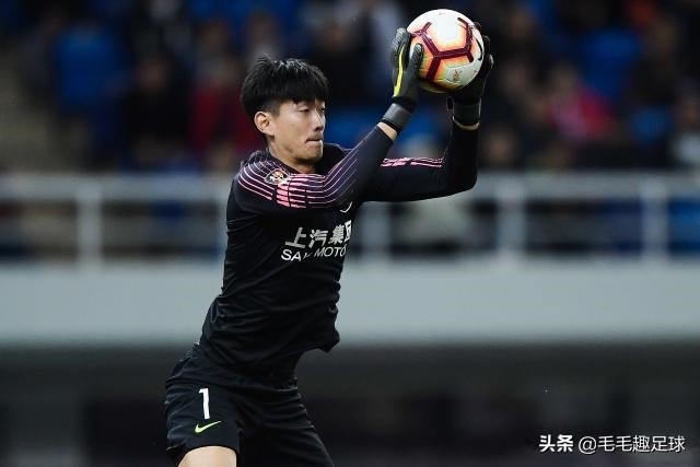 伤心!亚冠上港总比分3-3出局,本赛季恐四大皆空,球迷伤心落泪