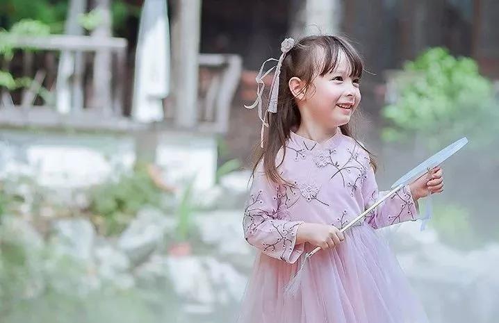 童装羽绒服做得好的品牌,2023年流行的童装羽绒服