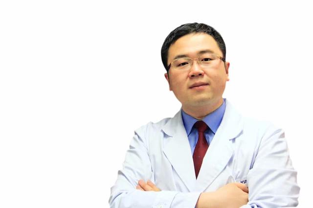 关于踝关节扭伤的正确处理方法,崴脚得重视