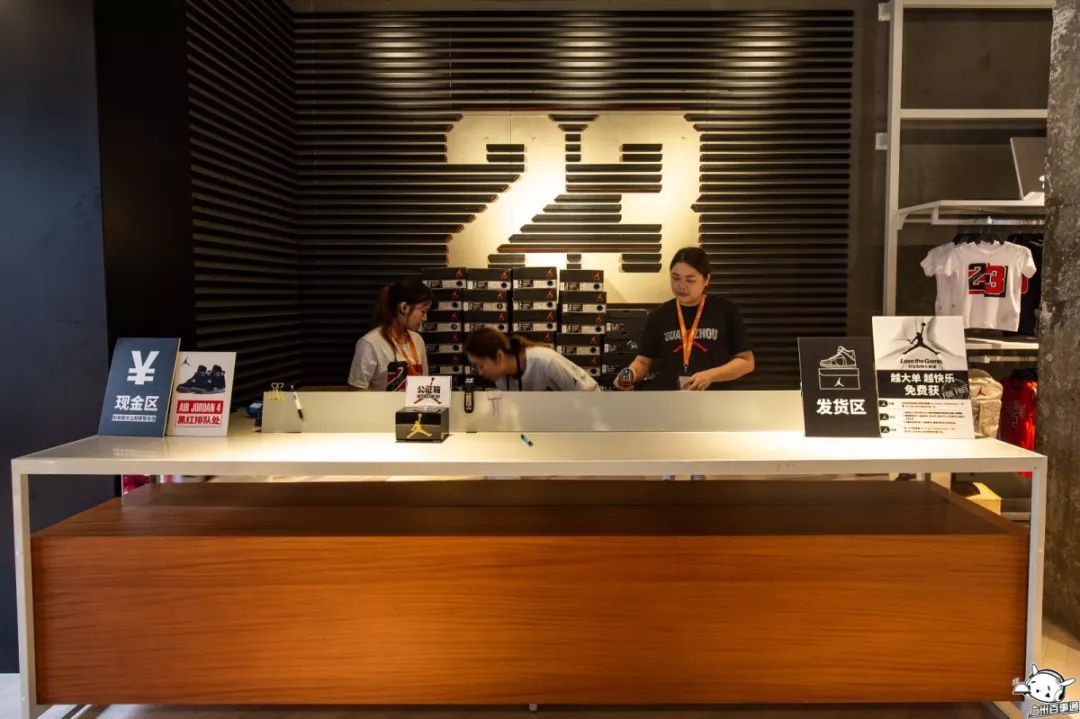 广州最大的AJ旗舰店来了！独栋双层，还有24款限量球鞋...
