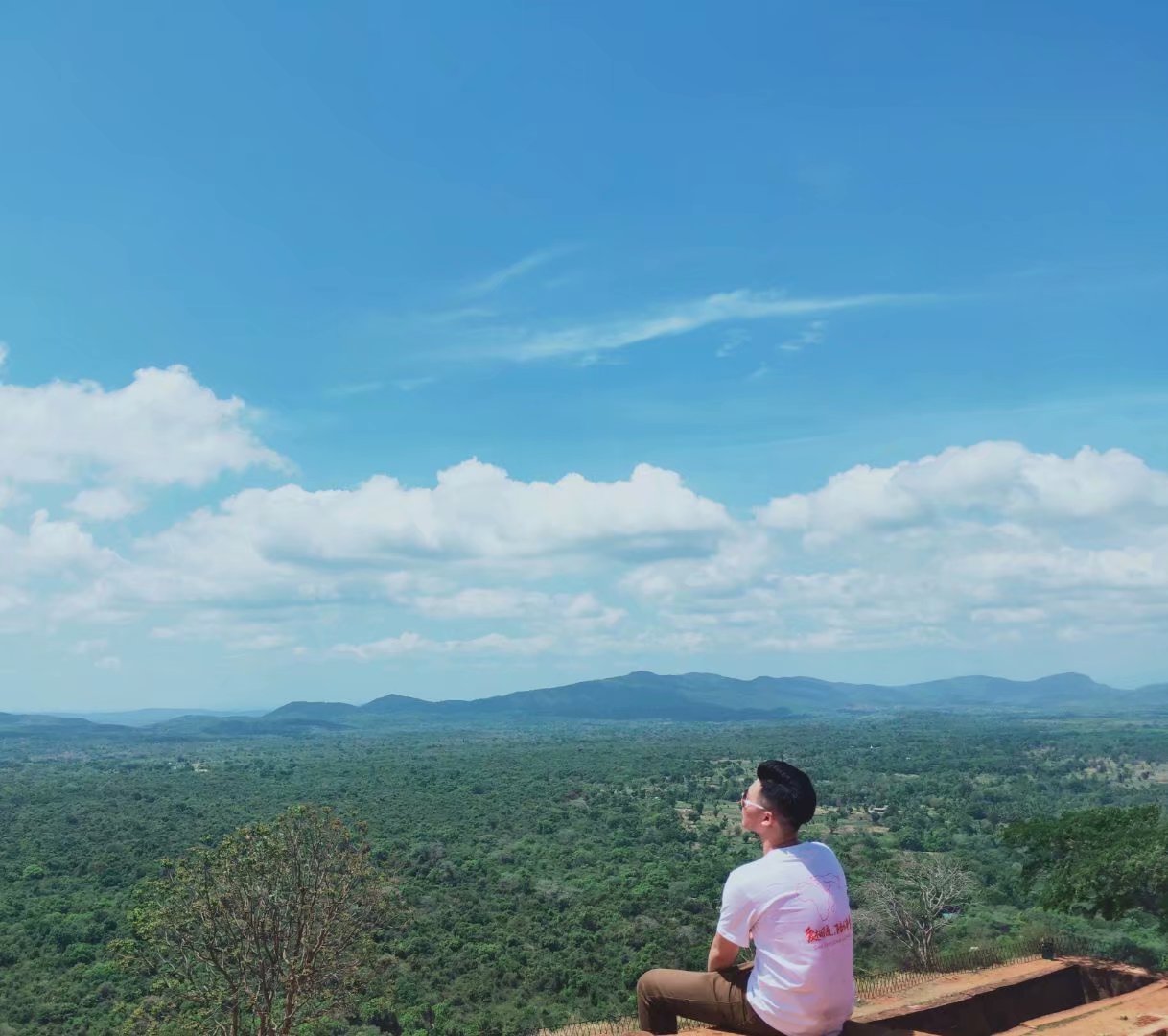 一生必去一次的神奇国度，榴莲白菜价，还有千与千寻里的海上火车