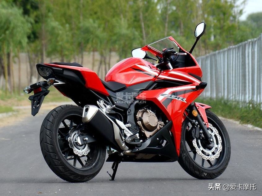 推荐车的长腿小姐姐,新手骑仿赛摩托车推荐