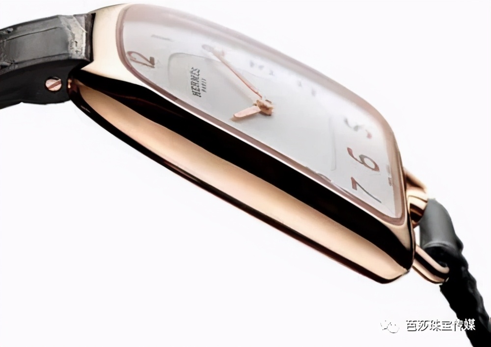 村上隆联名表出圈，谁说打工人配不上艺术表？