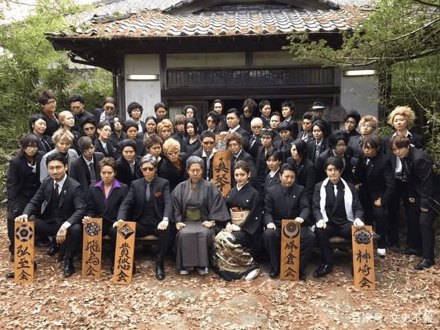 鏃ユ湰绾㈢伅鍏夎鏈夊嵄闄╁悧,鏃ユ湰涓轰粈涔堢孩鐏厜琛楀