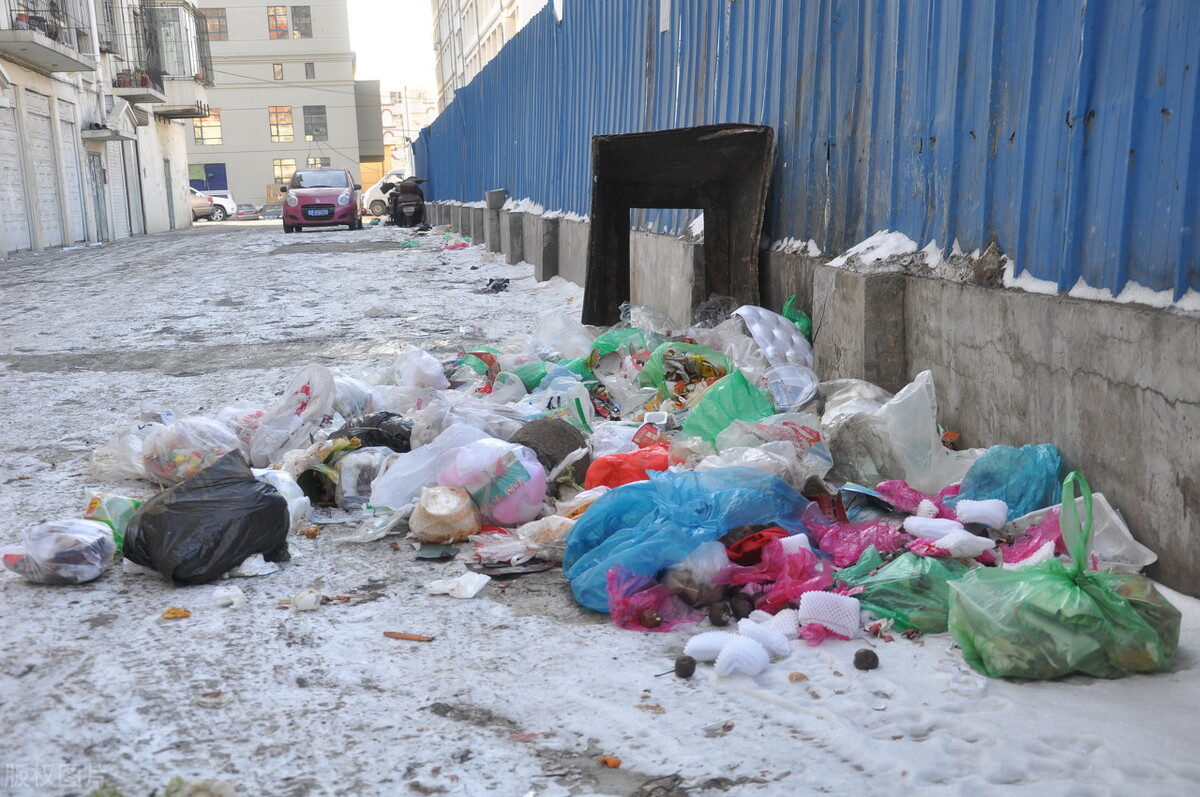 物业光收钱不干事怎么办？2021法律规定：可以采取这3种方法