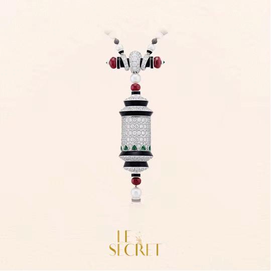 珠宝能在身上动？不稀奇，几百年前就有了