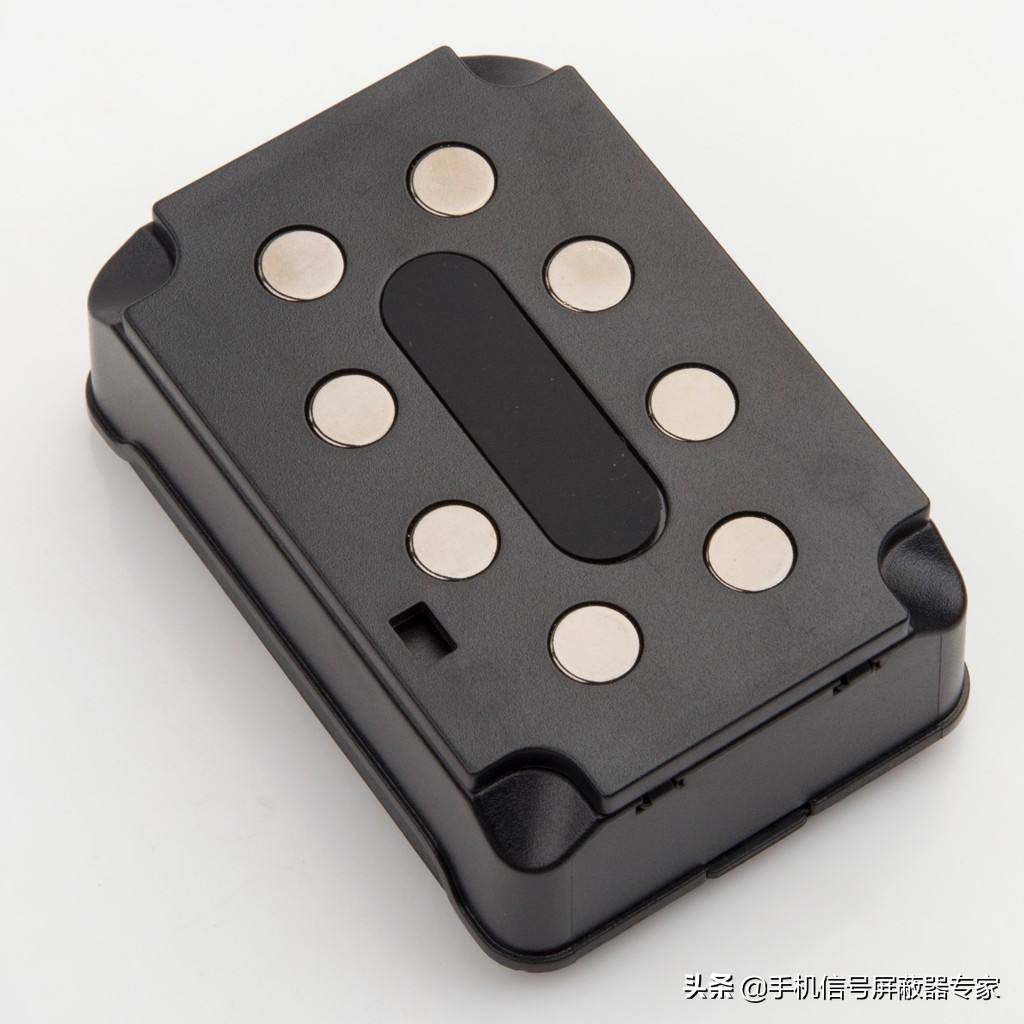 车上定位追踪器可录音,gps定位器车上怎么探测