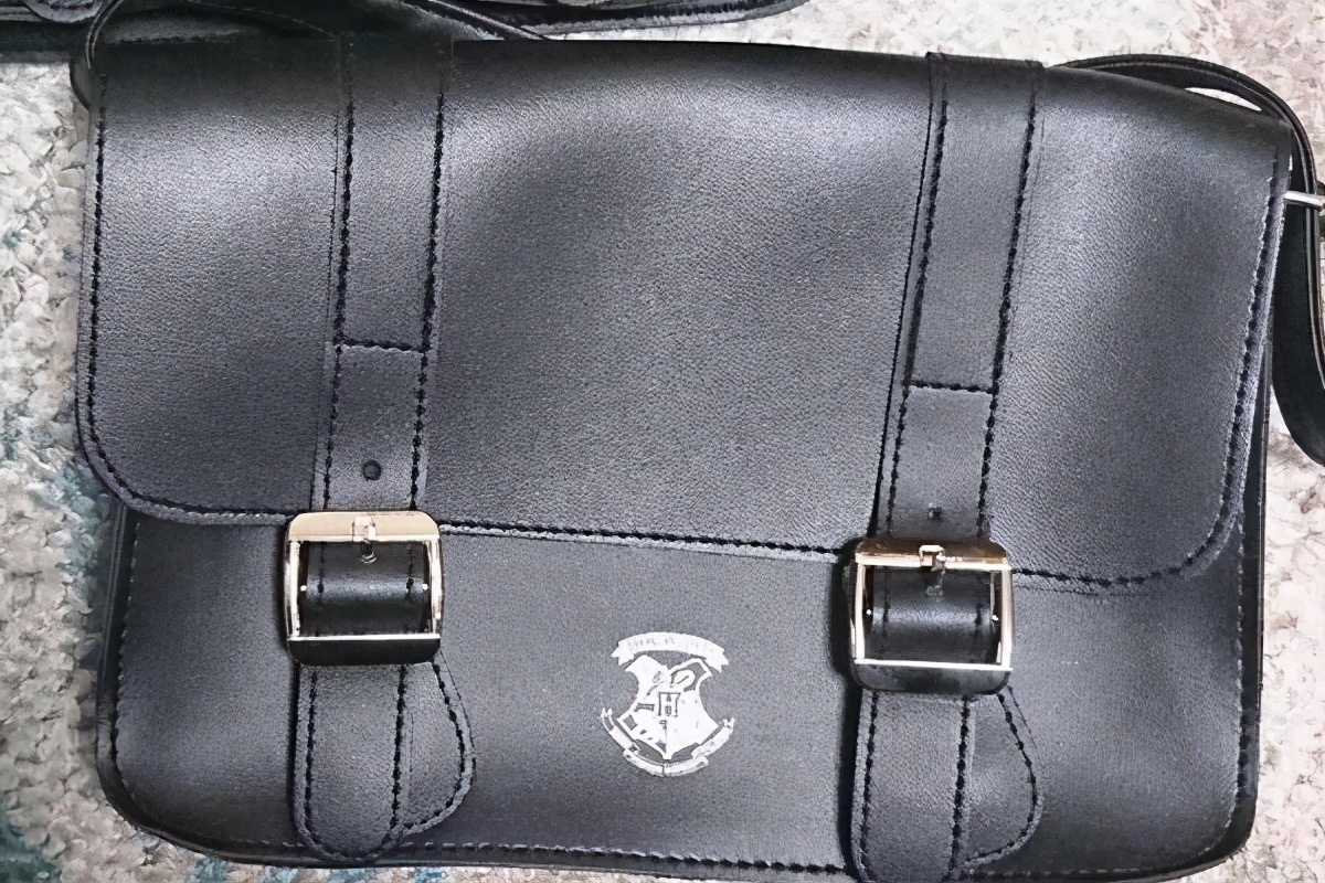 双肩包是日本独有的文化吗？看看海外小学生的书包（中日对照）