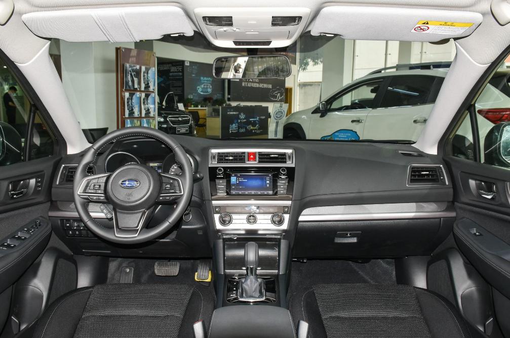 斯巴鲁力狮四驱油耗与竞品比较,斯巴鲁力狮水平对置6缸