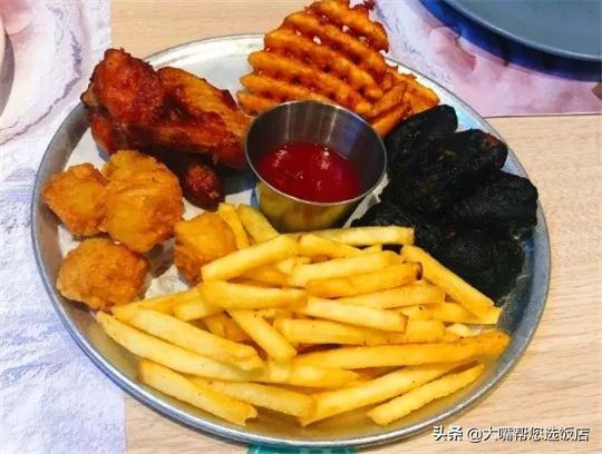 #吃遍大连#披萨的诱惑!一个蕴藏着芝士力量的神物