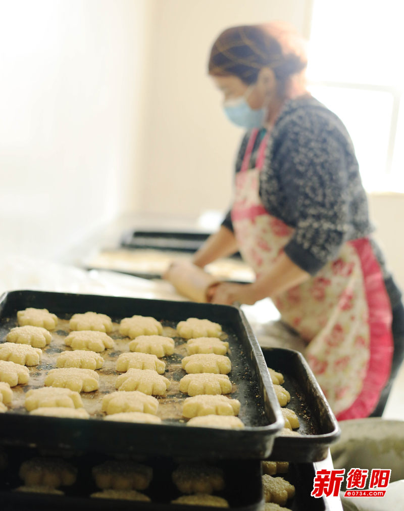 一心向“鄯”丨鄯善：就业不必去远方，岗位就在家门口