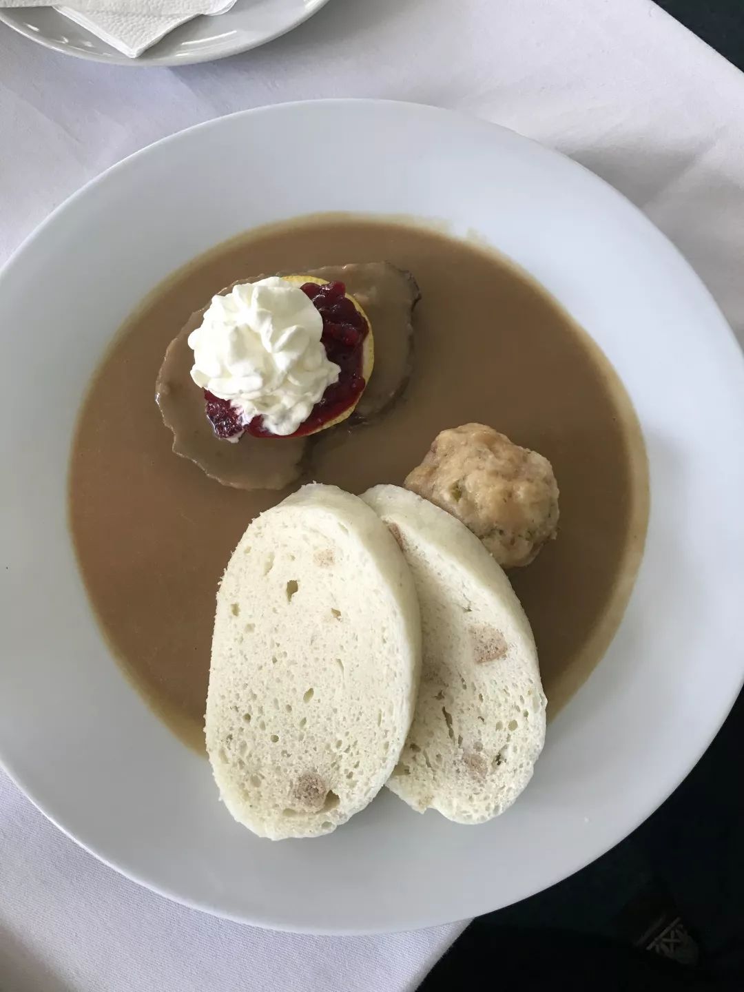 探访TON工厂看经典椅子背后的故事|疯狂24h我们去捷克干了啥？