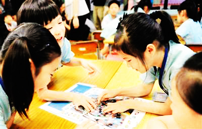 少年儿童科学幻想绘画作品机器人,7-10岁儿童创意美术画机器人