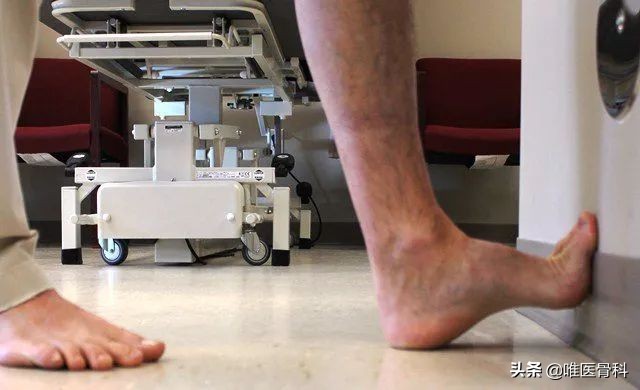 脚跟疼是足底筋膜炎么,足底筋膜炎是足底痛还是足跟痛