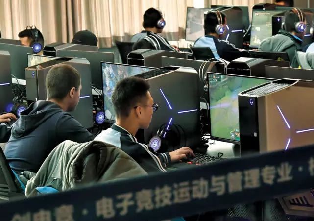 蓝翔电竞专业学员,蓝翔电竞学员可以当职业选手吗