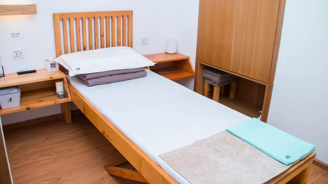 在青岛这家连锁养生馆做了个“大保健”后，我居然吃撑了