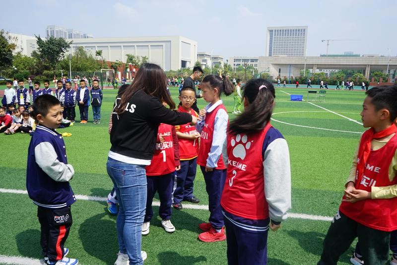 成都小学校园足球联赛,双流区实验小学足球联赛启动仪式