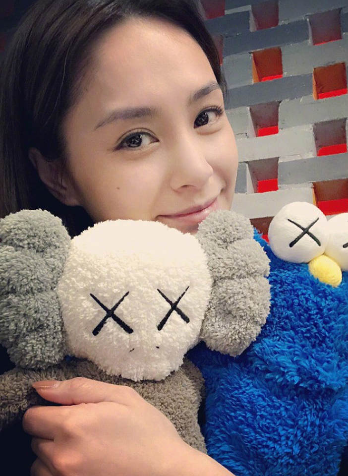 女人胸口有痣招桃花,眉尾下的痣招桃花点掉行不