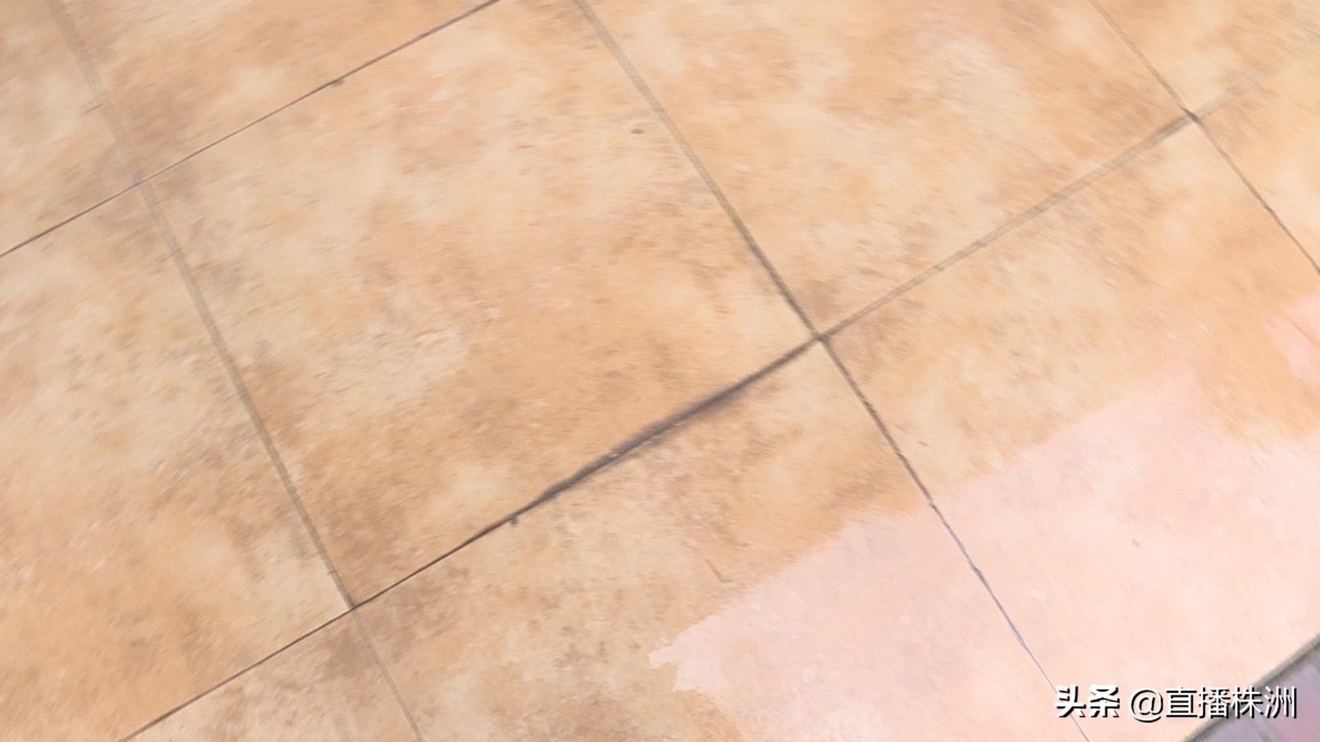 家里回潮是开窗好还是不开窗好,家里回潮怎么办试试这几招