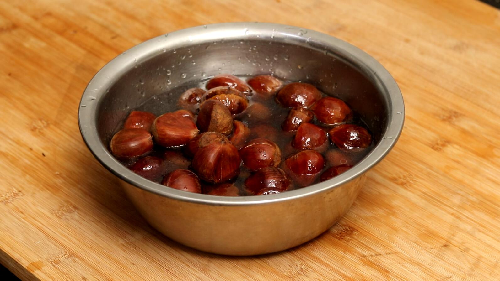 糖炒栗子怎么炒才会又软又糯,糖炒栗子怎么再次加热好吃