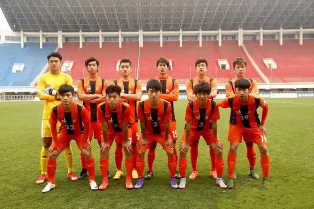 全运会陕西u18男足夺冠领奖,陕西省u18足球总决赛