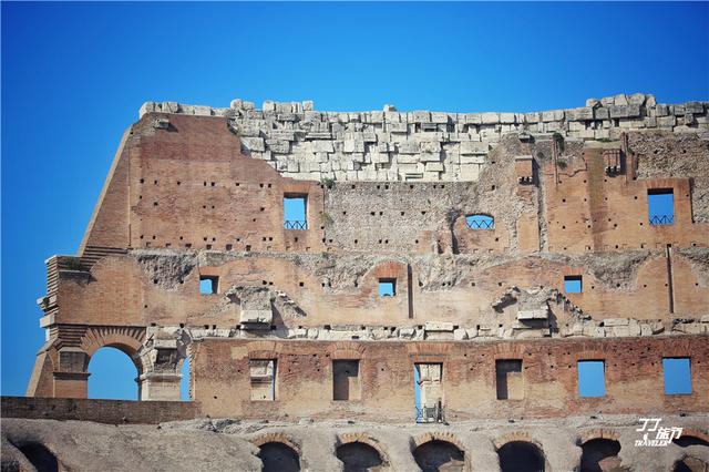 残忍的古罗马竞技场,古罗马斗兽场残忍