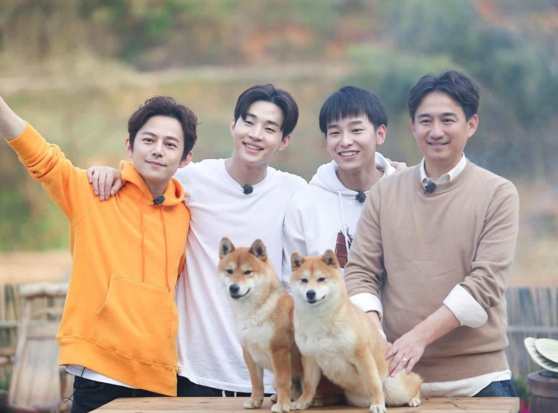 6天前,从“国民偶像”到“娱乐圈厨神”的黄小厨,也翻车了?