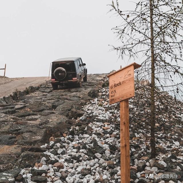 最新款乌尼莫克越野性能如何,最新款乌尼莫克越野车