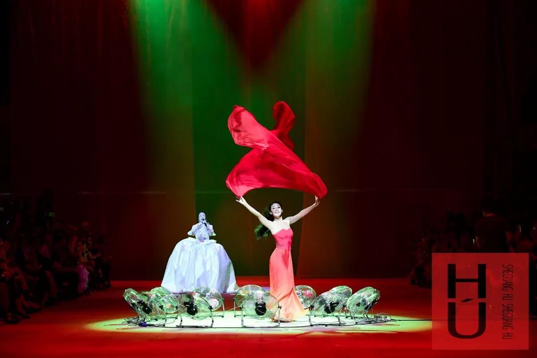 对话胡社光丝路·母亲大秀导演郭爽：为母亲留住芳华是我的初衷