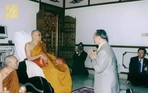 泰国国王玛哈是怎么登上王位的,泰国国王玛哈目前状况