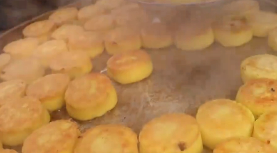 陕西小破摊，10元9个每月盈利5万元，老板说比上班强