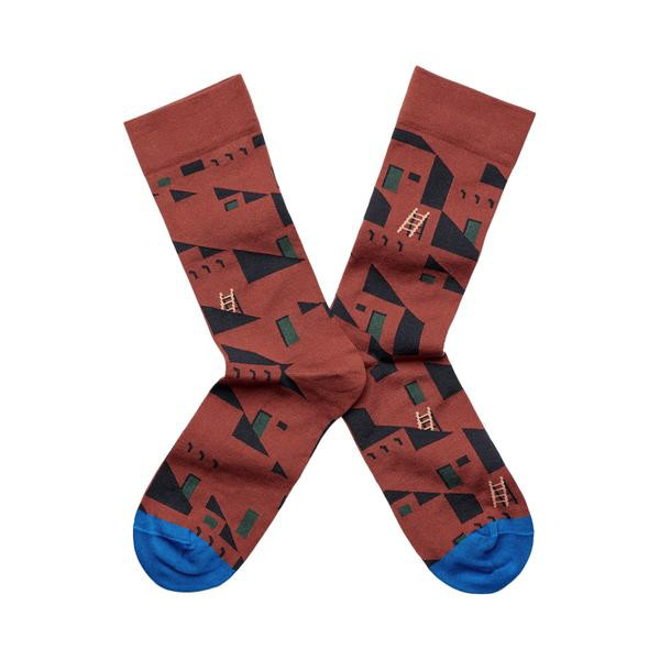 谁说袜子很无趣？BonneMaison，每一双袜子都存在强烈的故事感！