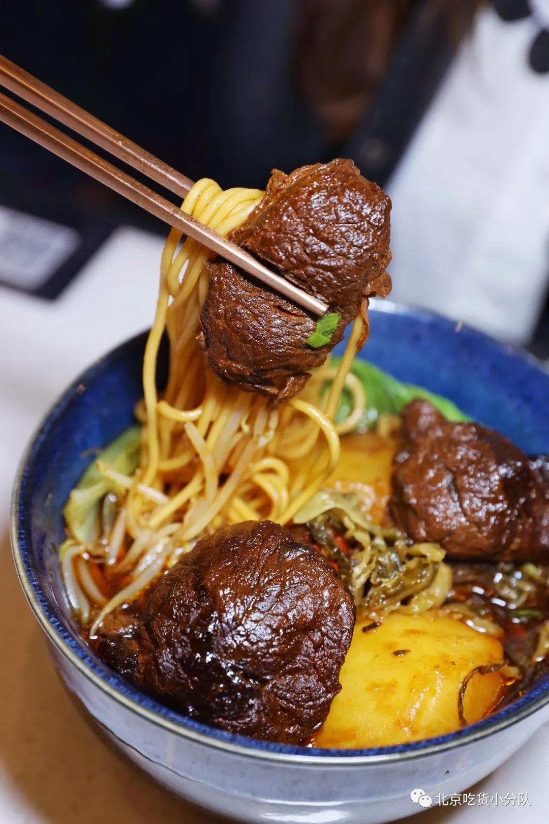 在北京吃遍全国30个地方的招牌菜,北京一天吃遍两个商场的快乐