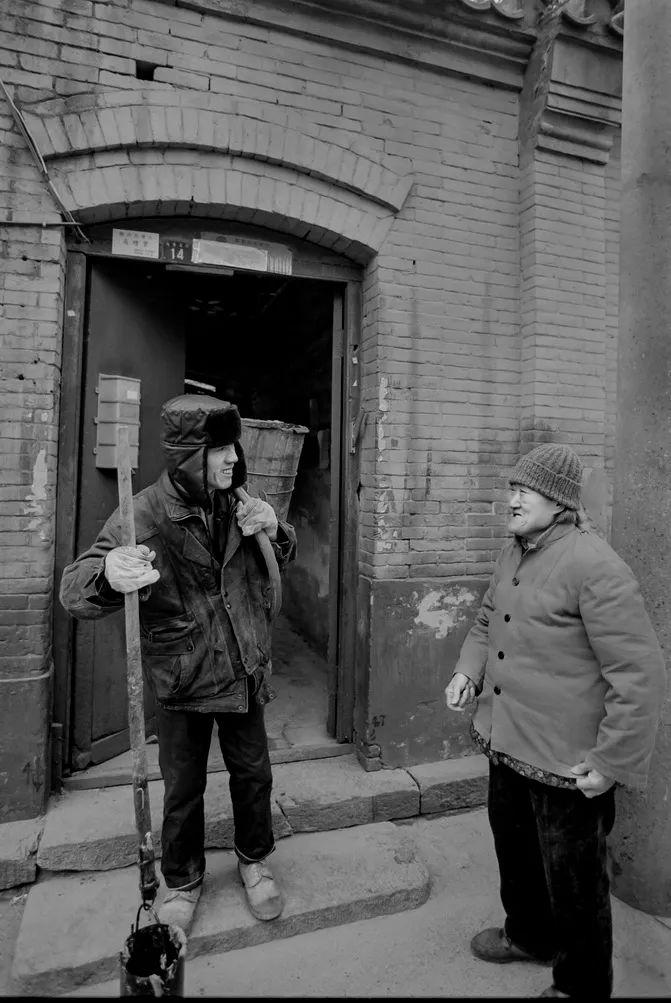 濂虫憚褰卞笀鍚村己涓汉鐓х墖,濂虫憚褰卞笀鍚村己