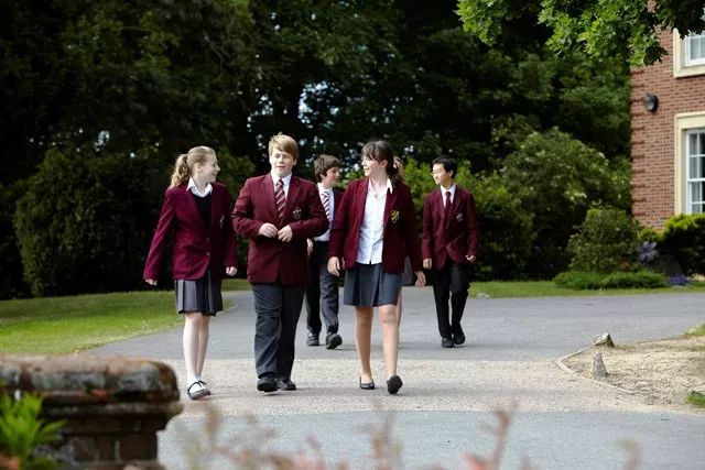 英国私校推荐之皇家罗素中学,英国24所罗素大学