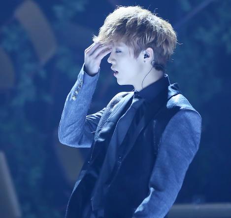 过生日送礼物男生回礼,过生日别人送礼物开心