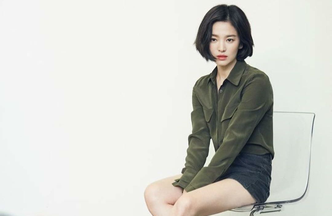 短发新娘盘头发的视频教程,新娘短发红色礼服造型视频