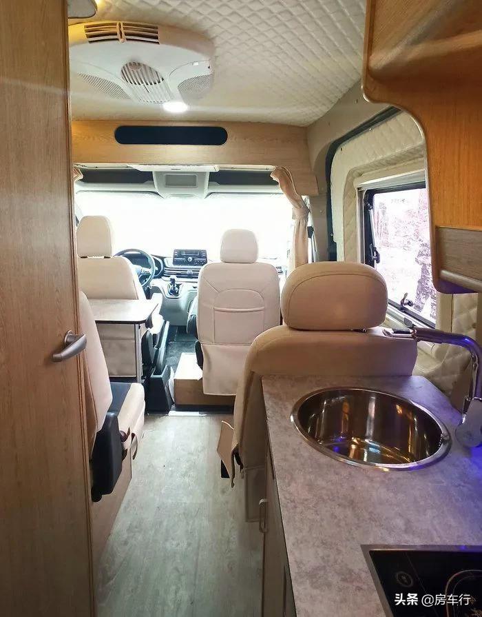 程力h500升顶露台房车官网,湖北程力房车30万元以下c型