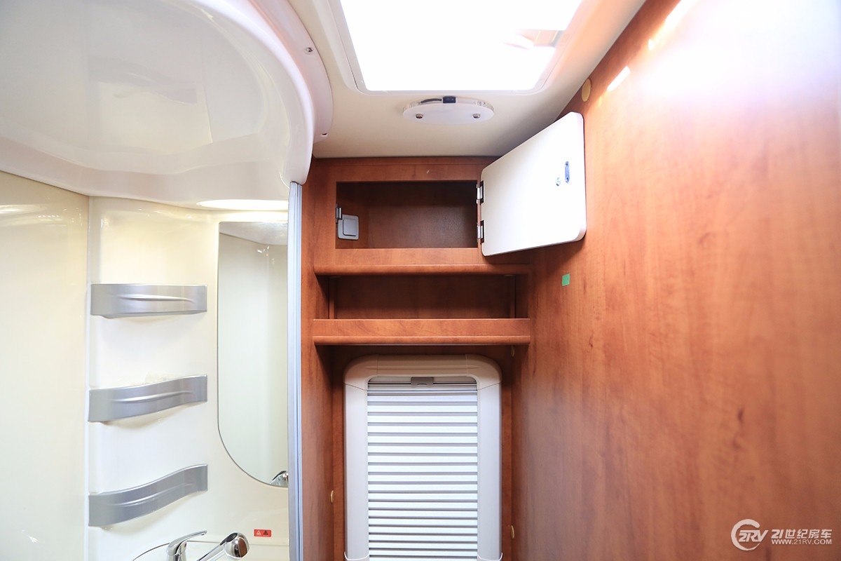 同级别房车谁敢跟它比轻量化！实拍亚特plasy631房车