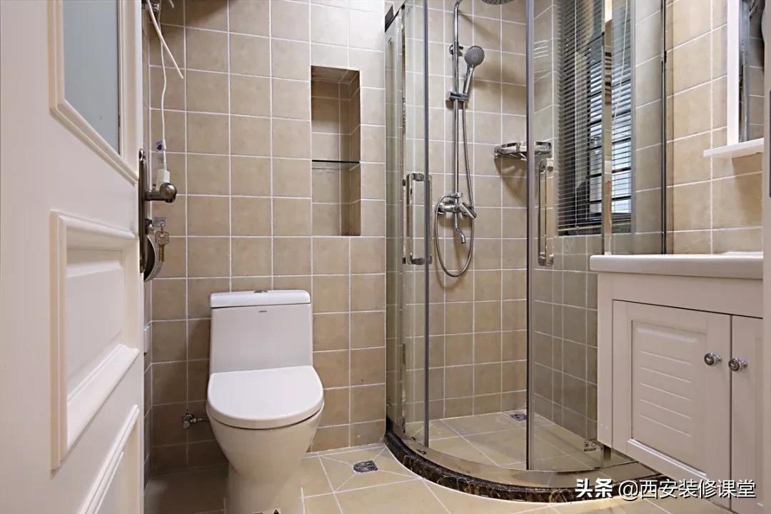 卫生间淋浴隔断用玻璃门还是浴帘,软装隔断卫生间淋浴区装修效果图