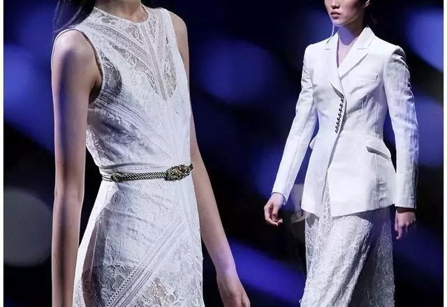 ep雅莹走秀2019,ep雅莹黑裙子