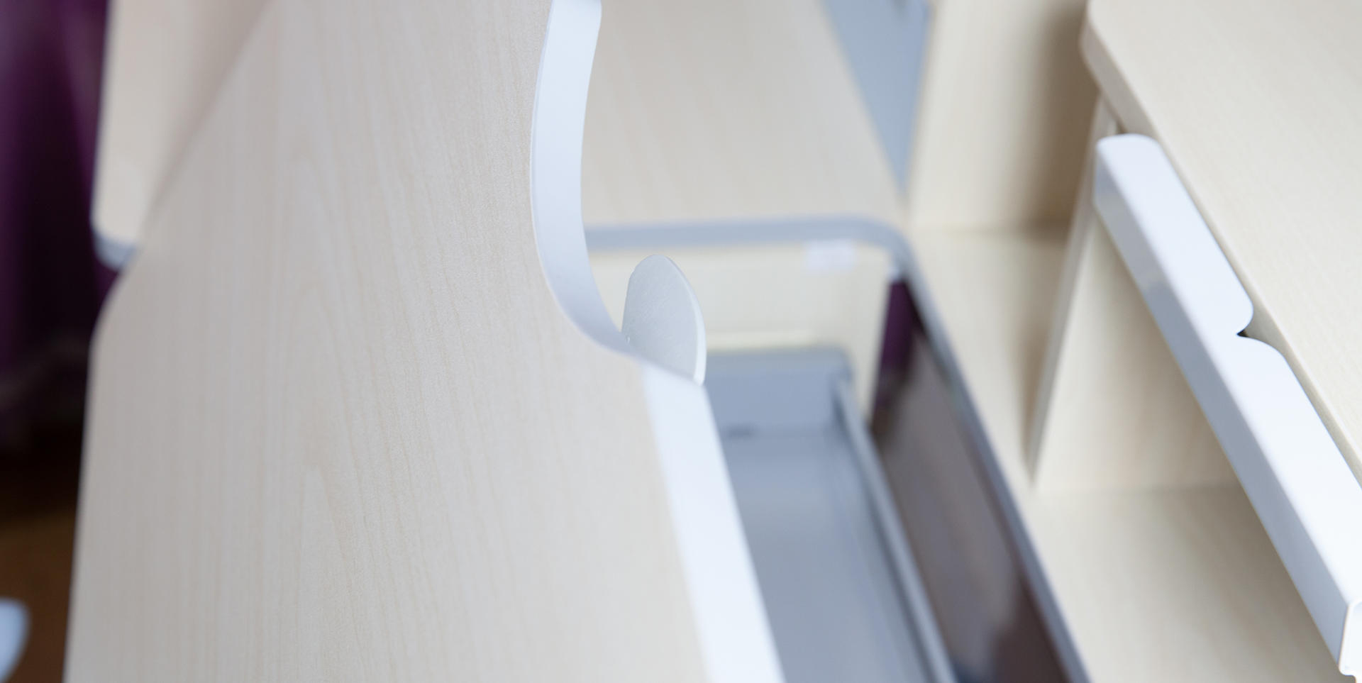 科贝森儿童学习桌和爱果乐,怎么买便宜又好用的儿童学习桌