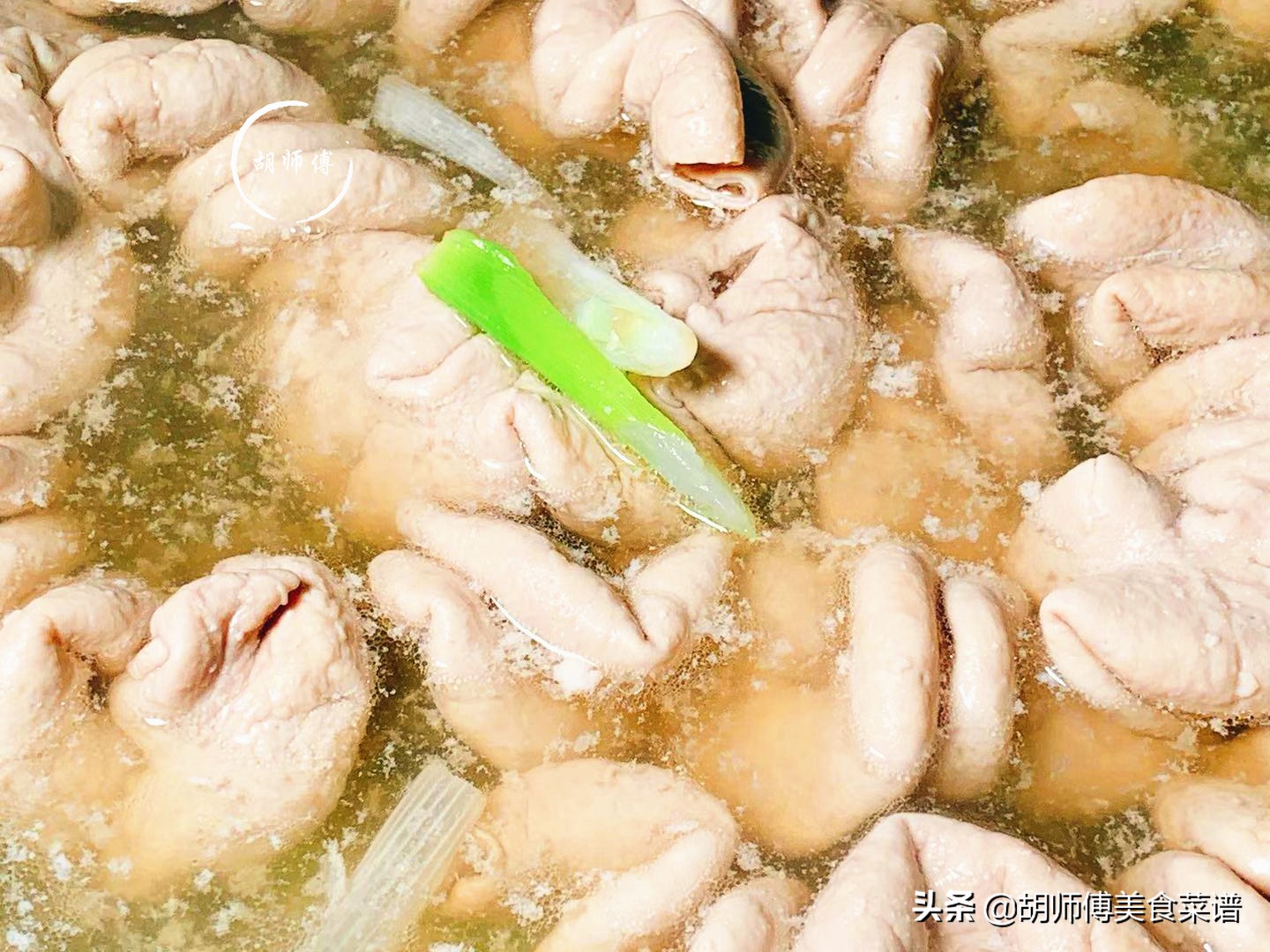 猪大肠如何洗才能干净和去异味,猪大肠怎么洗又长又臭