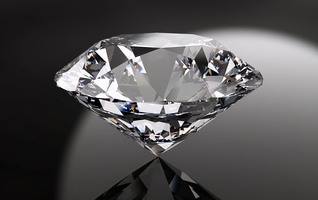 怎样挑选钻石划算,怎么挑选钻石不亏